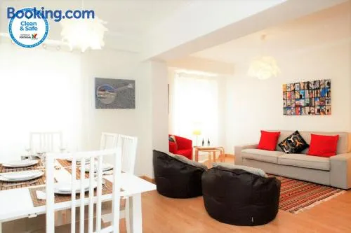 FLH Estoril Family Central Apartment - Image 1
