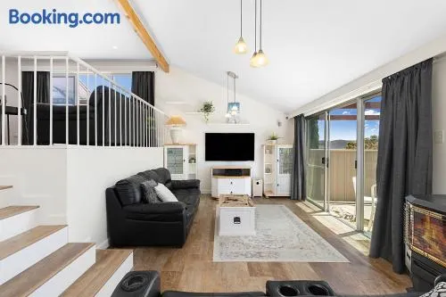 Candlebark Retreat - Image 1