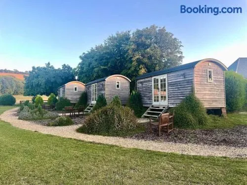 Luxury Shepherd Hut, Wiltshire, Amazing Vistas - Baacombe - Image 1
