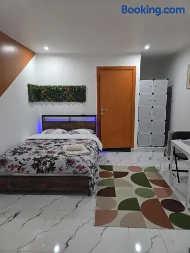 Cozy renovated studio Comfort practicality - Image 1