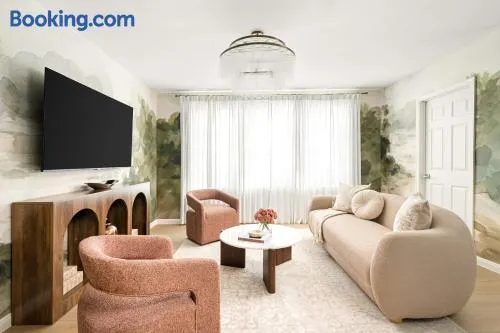 Resort Style, 4BR Ensuite, Pool Spa, Bridal Prep Room - Image 1