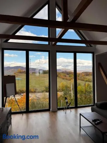 Sunset Hills Chalet - Image 1