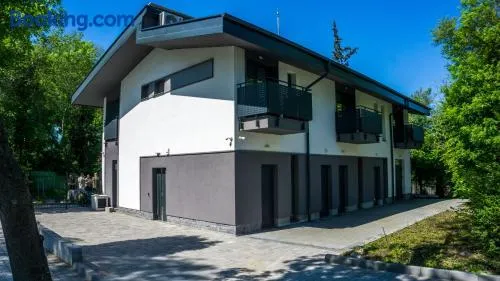 Стаи за гости КРАЙМОРИЕ ПАРК - Image 1