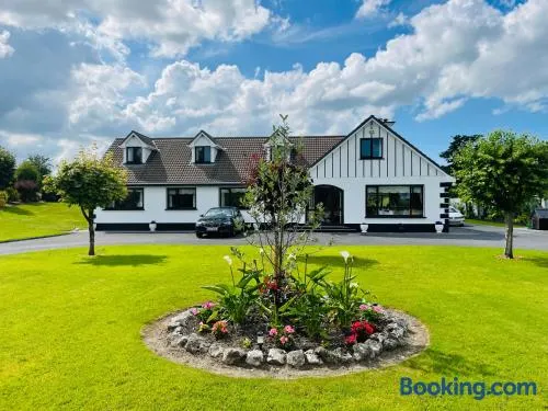 Cedar Lodge Self Catering Accommodation H91 CF9D - Image 1