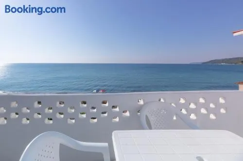 Golden sunset beach house - Image 1