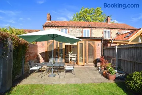 3 Bed in North Creake oc-1916 - Image 1