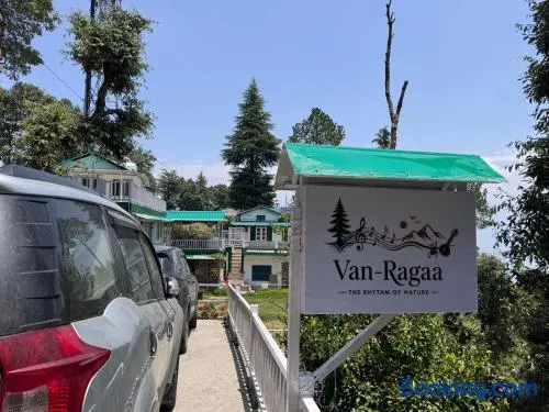 Van Ragaa - Image 1