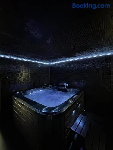Moonlight jacuzzi - Image 1