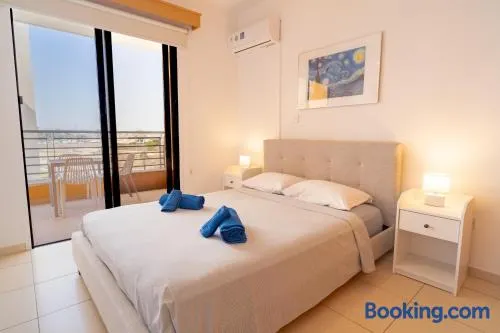 Mirabella Mackenzie 1 Bedroom Flat Near the Sea - Image 1
