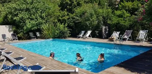 Camping Les Cent Chênes - Image 1