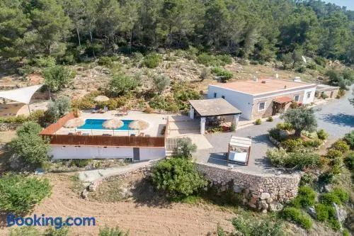 Casa Can Lluc con piscina, jardín y vista al campo - Image 1