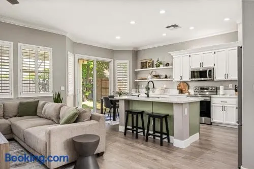 Modern & Comfortable with Luxury Master Suite - Image 1