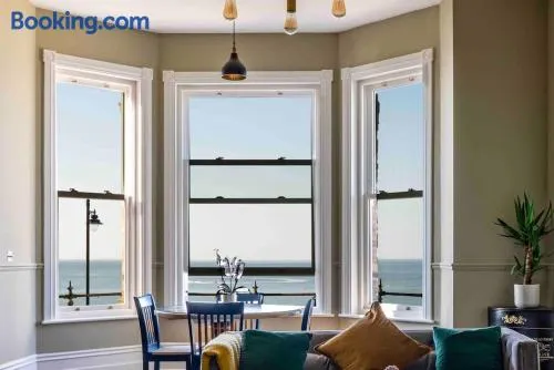 Stylish Summer Escape - Beautiful Coastal Luxury with Panoramic Ocean Views - Image 1