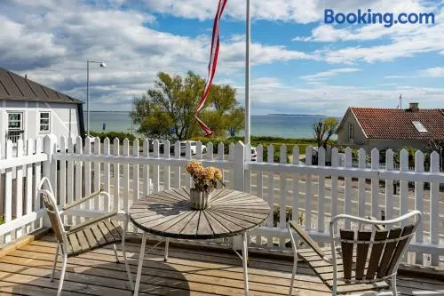 Beautiful villa with ocean views and a large garden - Image 1