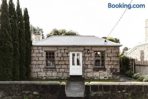 Historic 1850s Magnetic Cottage - Image 1