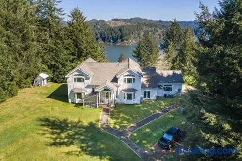 Ten Mile Lake Villa - Image 1
