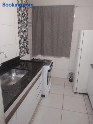 Ap Bem localizado confortável simples e aconchegante - Image 1