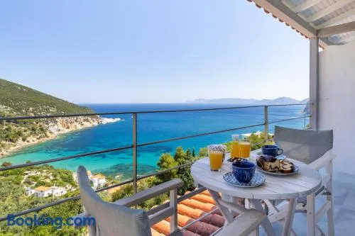 Sea View Studios - Image 1