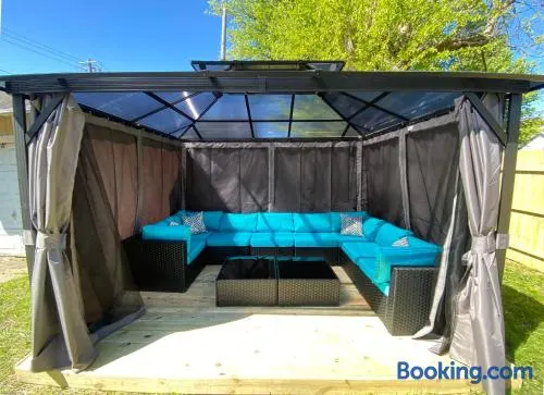 Modern oasis close to downtown & centrally located - Image 1