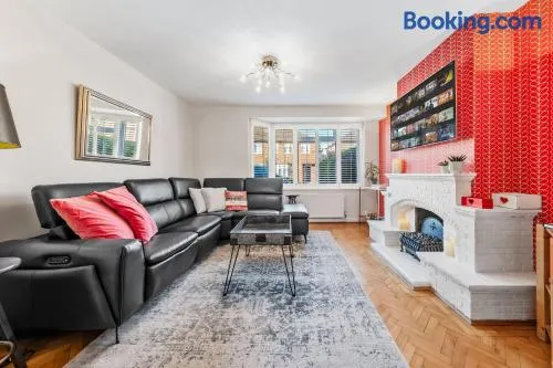 Loudwater close - Image 1