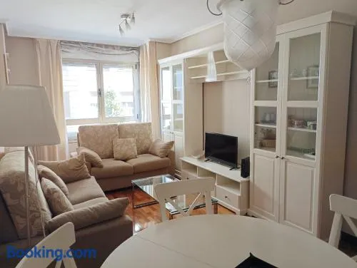 Centro GASCONA-CAMPOAMOR con terraza privada, garaje y wifi gratuito - Image 1