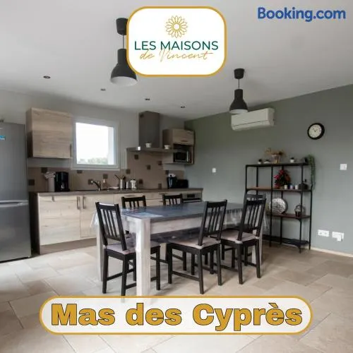 Mas des Cyprès, clim - jardin en Camargue - Image 1