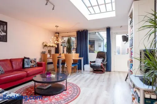 Gezellig appartement in de mooie oude binnenstad van Alkmaar - Image 1