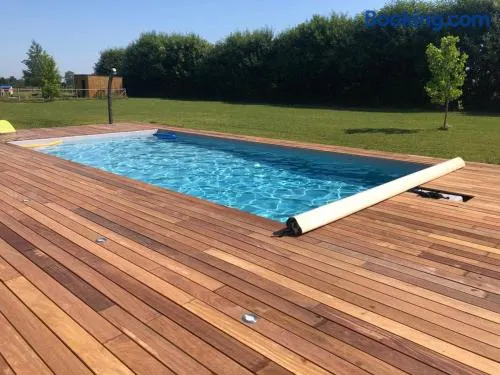 Logement neuf avec jardin privé 4 couchages et Jacuzzi Piscine en option - Image 1