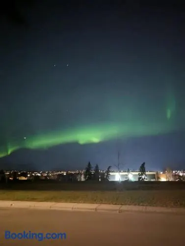 Calgary Star Cozy Home - Image 1