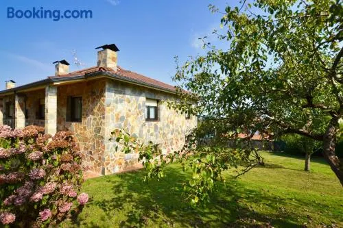 Chalet privado con jardín cerca de la playa en Villaviciosa - Image 1