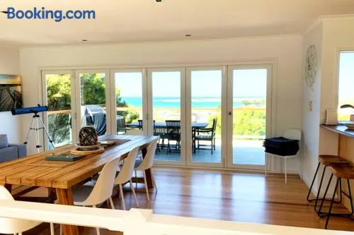 Apollo Ocean Blue ~ Oceanview ~Wifi ~Pet Friendly - Image 1