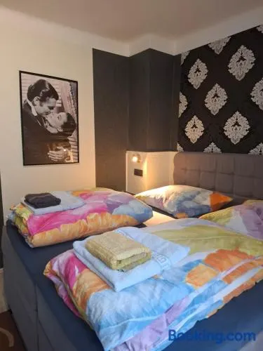 B&B Waldblick Hotel mit großem Parkplatz - Image 1