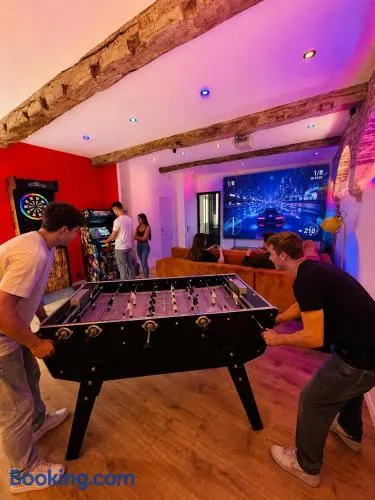 Quartier Général des Gamers Arcade Terrasse - Image 1