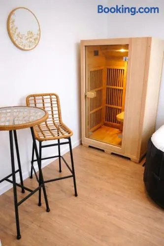 Grand Appartement avec Balcon, Jardin, Sauna & Jacuzzi à Boulogne-sur-Mer - Image 1