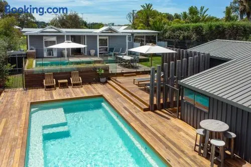 The Deck on Donalda - Sorrento poolside oasis - Image 1