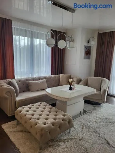 Luxury apartment - Image 1