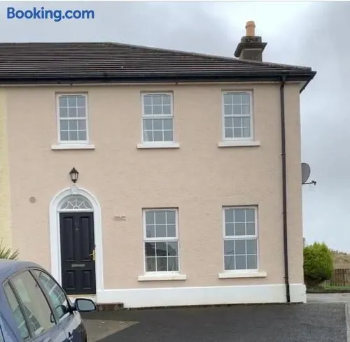 Four bedroomed Townhouse - Image 1