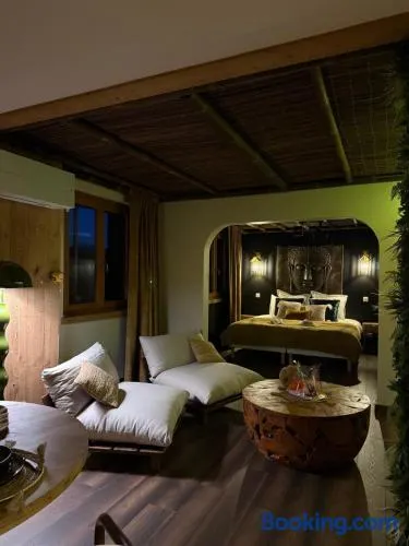 Bali-Bornéo Suite de luxe pour amoureux avec balnéo - Image 1