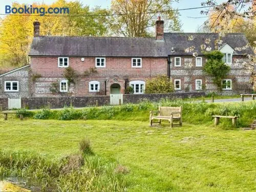 Garden Lodge - Image 1