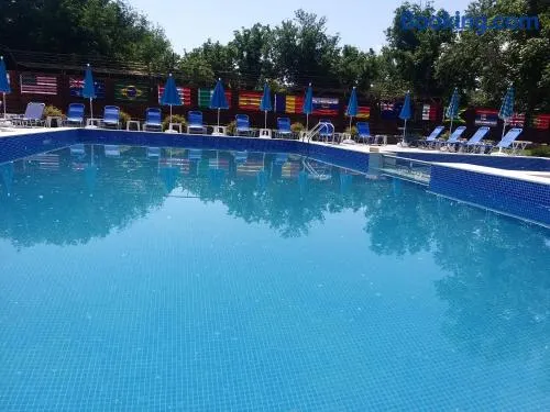 Къща за гости "Там край реката " - Image 1