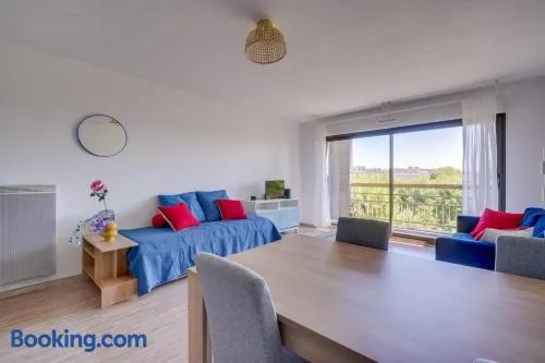 Bel appartement Bordeaux Bastide avec Parking - Image 1