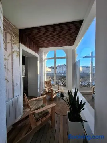 Logement d'exception avec vue - centre de Laval - Image 1