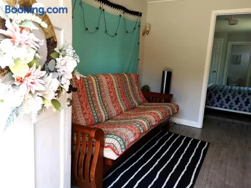 Pasadena suite with private entrance - Image 1