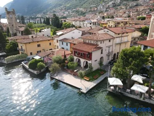 Historic house by the lake La Renée Casa Vacanza - Image 1