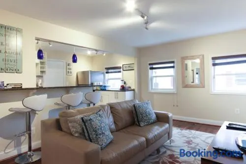 2 bd 1 bth near DC! 7081 - Image 1
