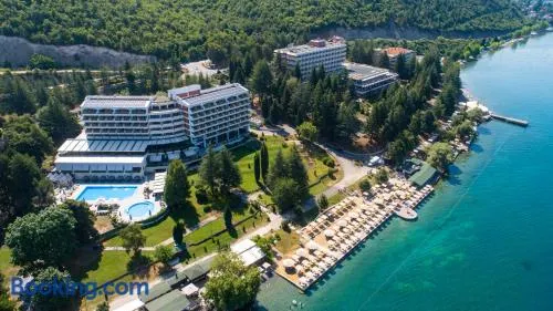 Hotel Bellevue - Metropol Lake Resort - Image 1