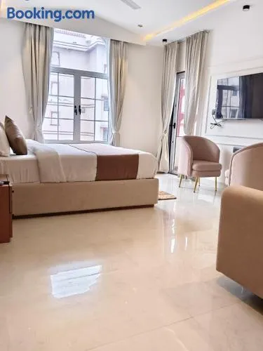 Celebration suites hotel - Image 1