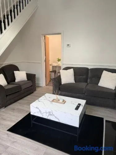 Deepdale House - Comfortable 2 Bedroom Home near Major Attractions in Preston - Image 1