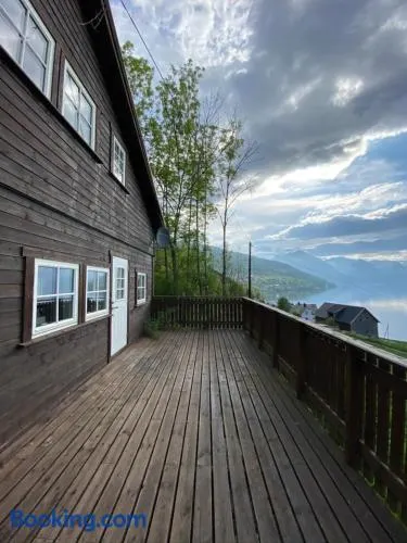 Stryn - Faleide -hytte med fjord og fjell utsikt - Image 1