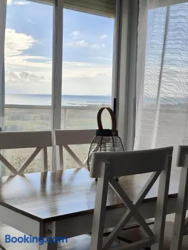 Precioso apartamento residencial con vistas al mar - Image 1